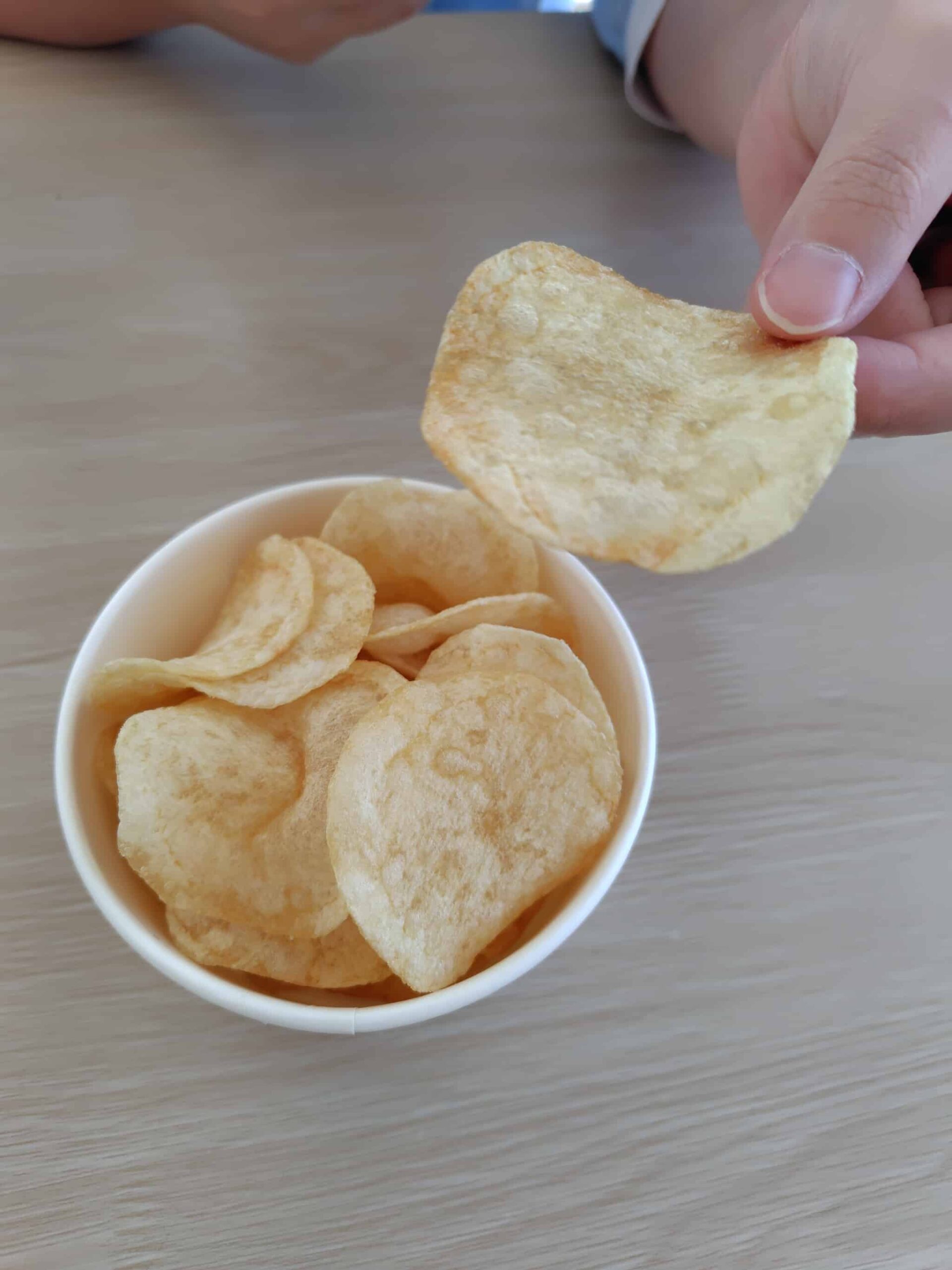 手あげポテチ